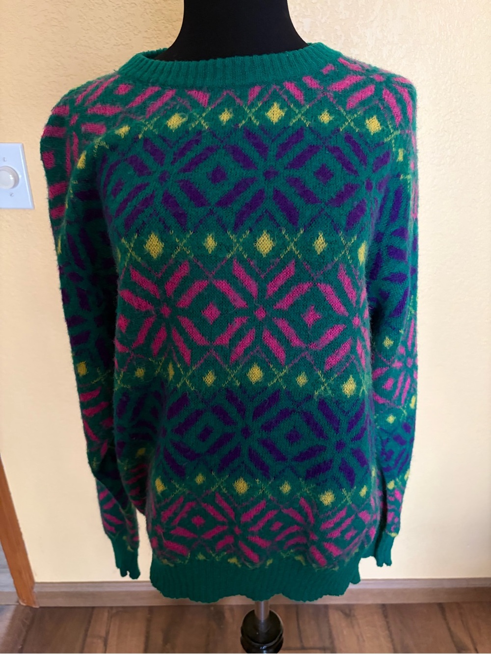 Vintage Benetton men’s Geometric Pattern Crewneck Sweater size 50/ US M/L